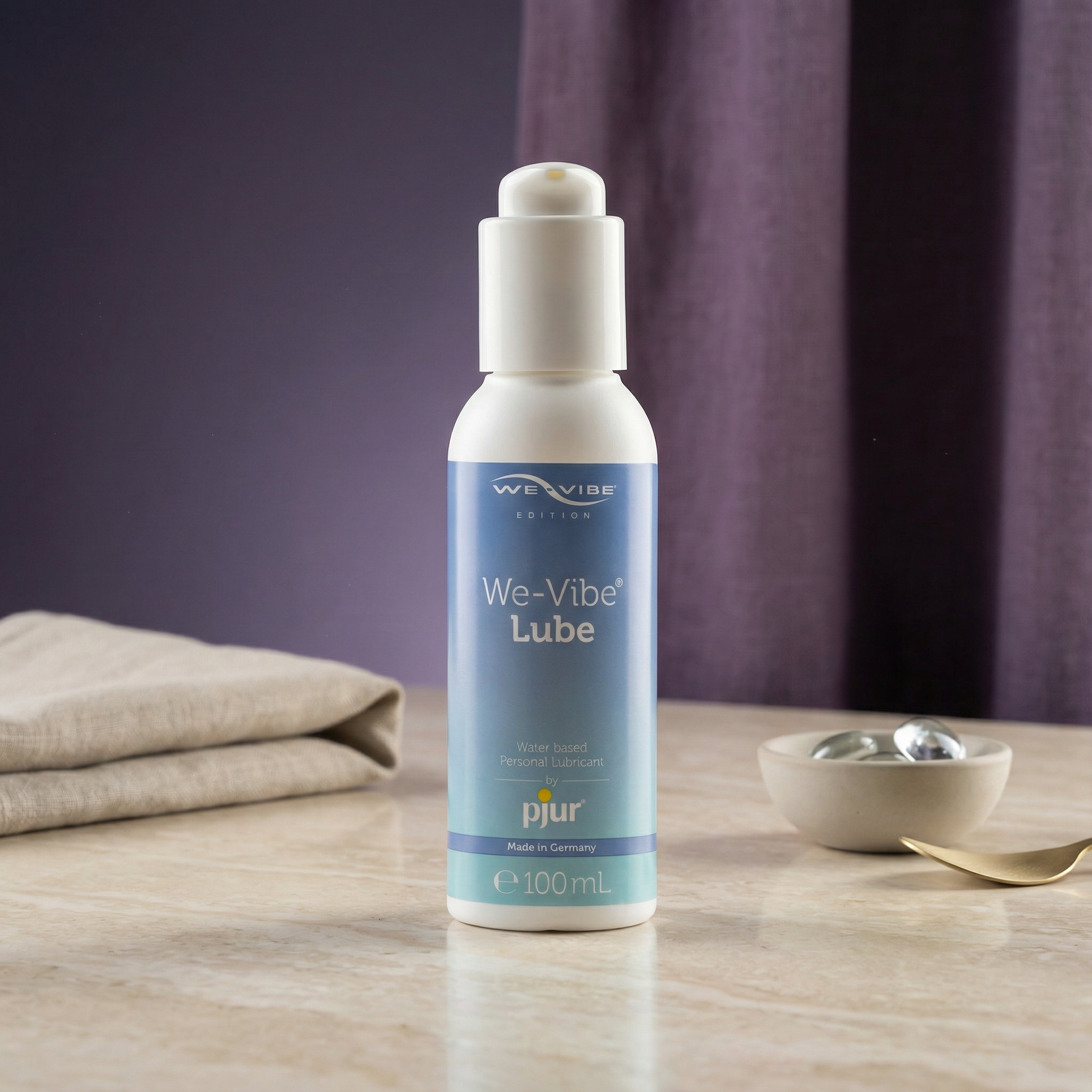 Close-up van We-vibe glijmiddel dispenser en consistentie