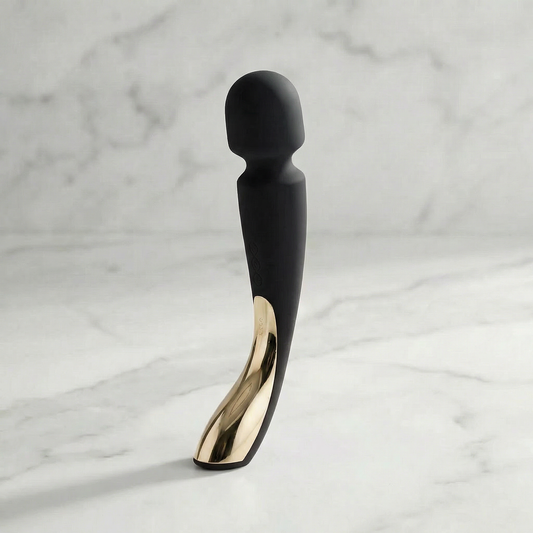 Lelo Smart Wand Massager Large 2 in zwart, vooraanzicht op witte achtergrond