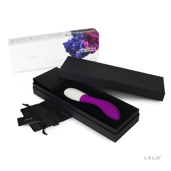 Luxe verpakking en accessoires van de zwarte Lelo Mona Wave intimate wellness set